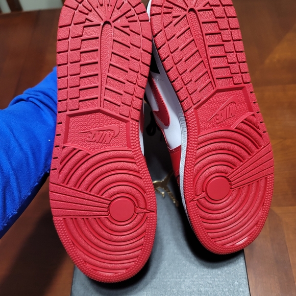 Women Jordan Low 1 Bulls - Picture 4 of 5